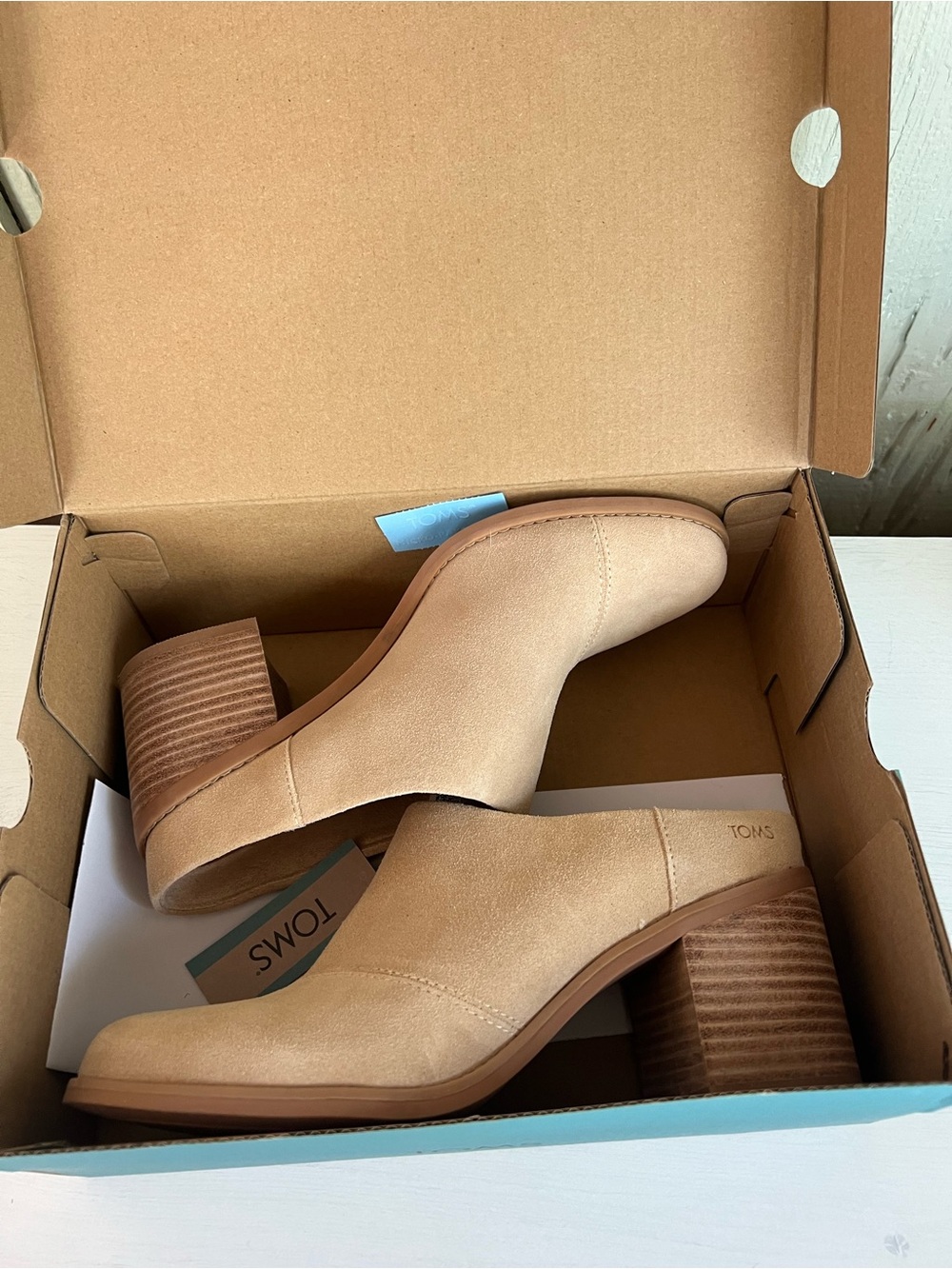 TOMS Beige Suede Evelyn Mule Slides - Picture 2 of 6